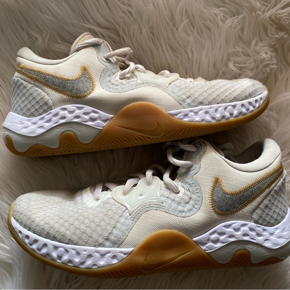 Nike Renew Elevate 2 'Summit White Gum Basketball Sneakers- US Size 10